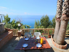 Cosy Holiday Home in Ricadi near Sea